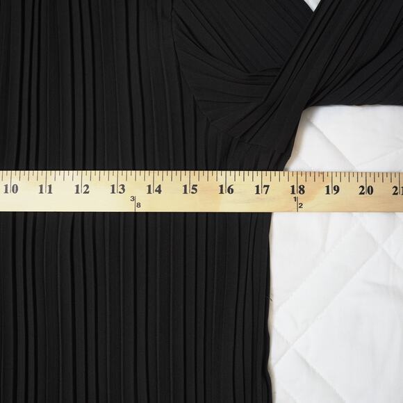 Hilary Radley Pleated Long Sleeve Dress – Size L – Black – Crew Neck – Elegant - Picture 9 of 10